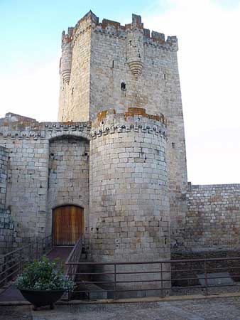 Castillo de Coria Castillo de Coria